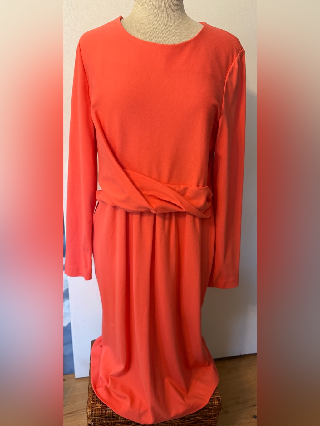 Flattering Lafayette 148 New York Coral Long-Sleeve Dress W/ Unique Twist-Front